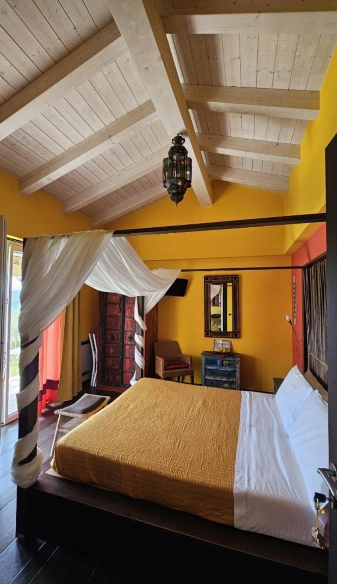La Cicala Stonata Bed & Breakfast Dolceacqua Exterior photo